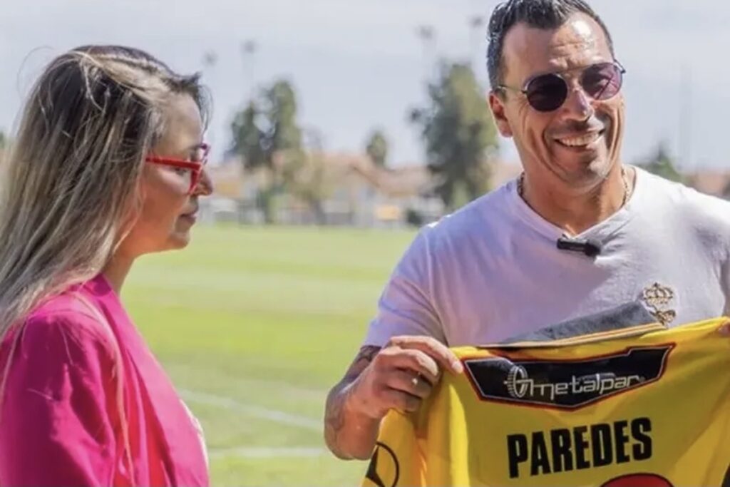 Esteban Paredes presentado como gerente deportivo de Santiago Morning.