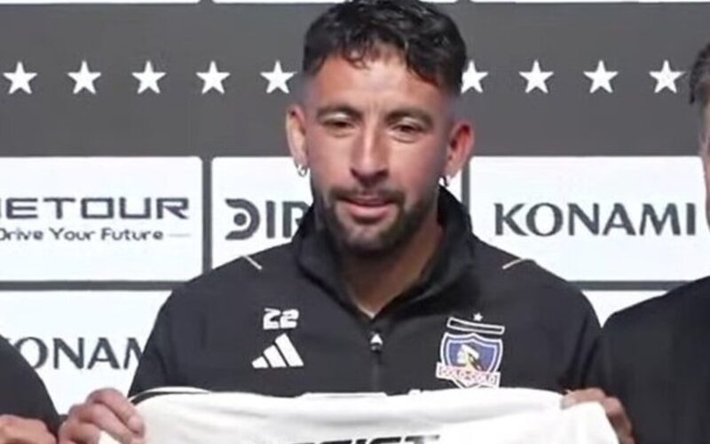 Primer plano de Mauricio Isla en su presentación como refuerzo de Colo-Colo.