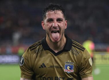 Gonzalo Castellani celebrando la clasificación a cuartos de final de la Copa Libertadores.