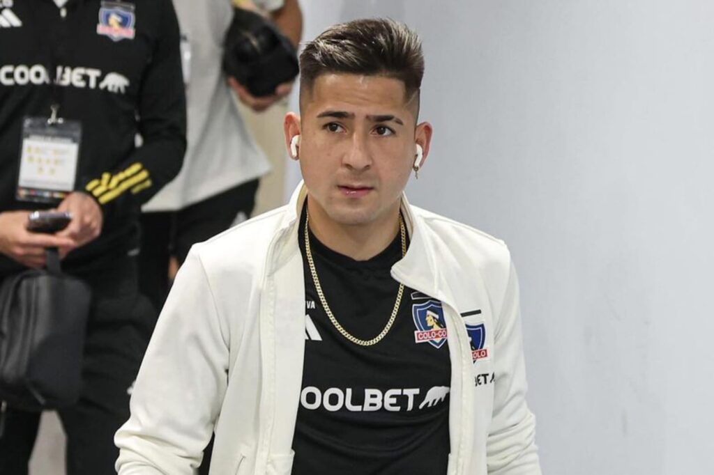 Guillermo Paiva con indumentaria de Colo-Colo.