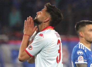 Jeyson Rojas lamentándose de una jugada en un partido vs Universidad de Chile.