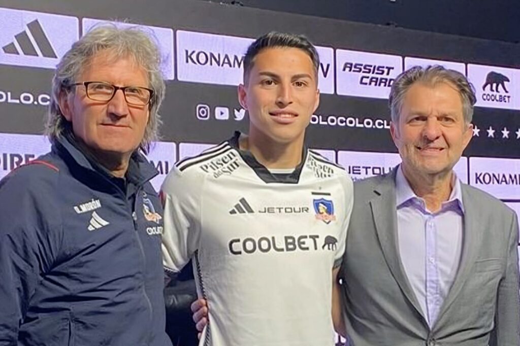 Presentación de Jonathan Villagra como refuerzo de Colo-Colo.