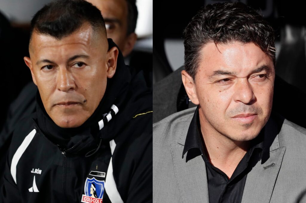 Primer plano a los rostros de Jorge Almirón y Marcelo Gallardo en el banco de suplentes.