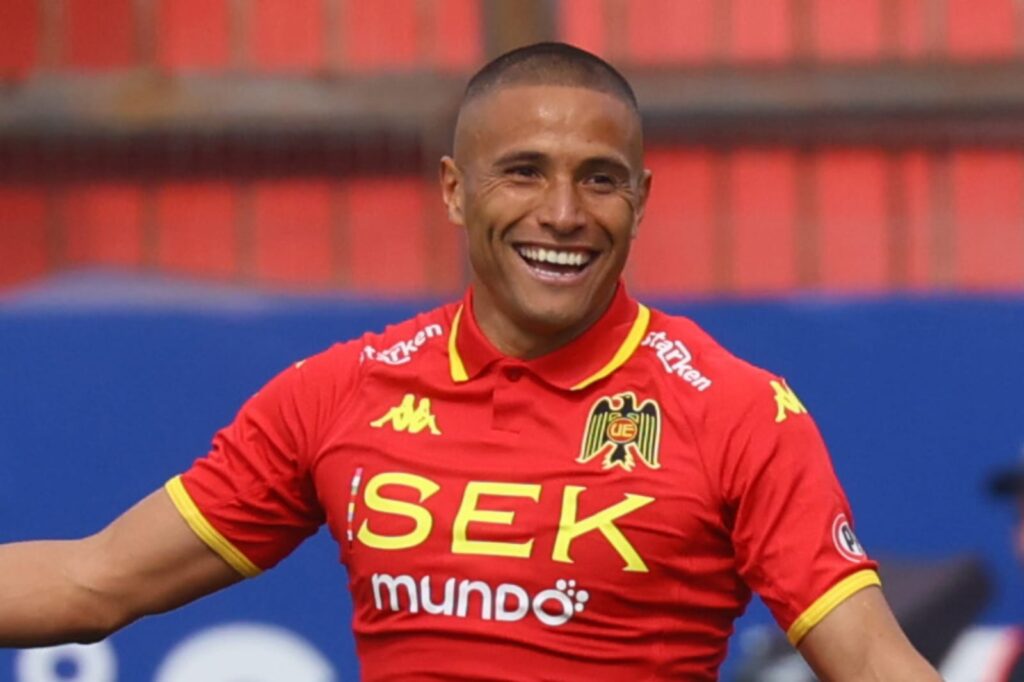 Leandro Benegas celebrando su gol con Unión Española frente a Cobreloa.