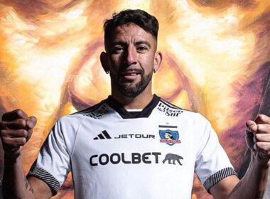 Mauricio Isla en su presentación en redes sociales como jugador de Colo-Colo.