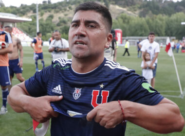 David Pizarro con la camiseta de la U.