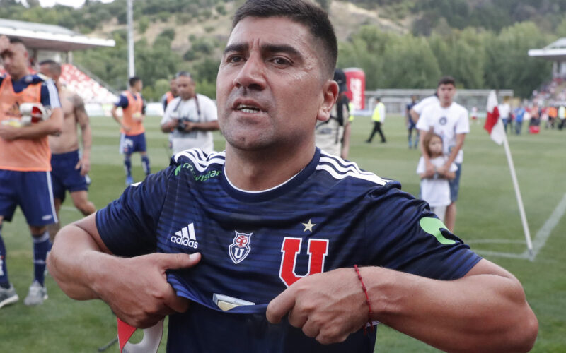 David Pizarro con la camiseta de la U.