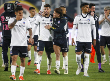 Futbol, Colo Colo vs Palestino. Fecha 13, Campeonato Nacional 2024. Los jugadores de Colo Colo celebran el triunfo contra Palestino durante el partido de primera division disputado en el estadio Monumental en Santiago, Chile. 19/05/2024 Jonnathan Oyarzun/Photosport Football, Colo Colo vs Palestino. 13th turn, 2024 National Championship. Colo Colo's players reacts after winning against Palestino during the first division match held at the Monumental stadium in Santiago, Chile. 19/05/2024 Jonnathan Oyarzun/Photosport