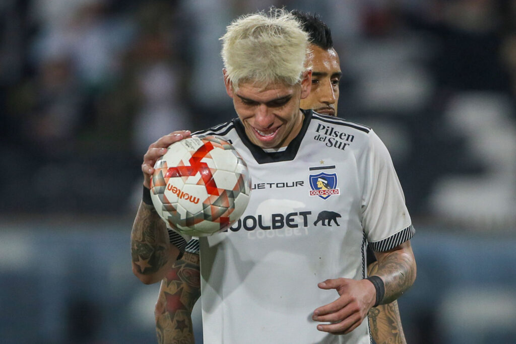 Futbol, Colo Colo vs Union Espanola.
Fecha 16, Campeonato Nacional 2024.
El jugador de Colo Colo Carlos Palacios es fotografiado contra Union Espanola durante el partido de primera division disputado en el estadio Monumental en Santiago, Chile.
21/07/2024
Jonnathan Oyarzun/Photosport

Football, Colo Colo vs Union Espanola.
16th turn, 2024 National Championship.
Colo Colo's player Carlos Palacios is pictured against Union Espanola during the first division match held at the Monumental stadium in Santiago, Chile.
21/07/2024
Jonnathan Oyarzun/Photosport