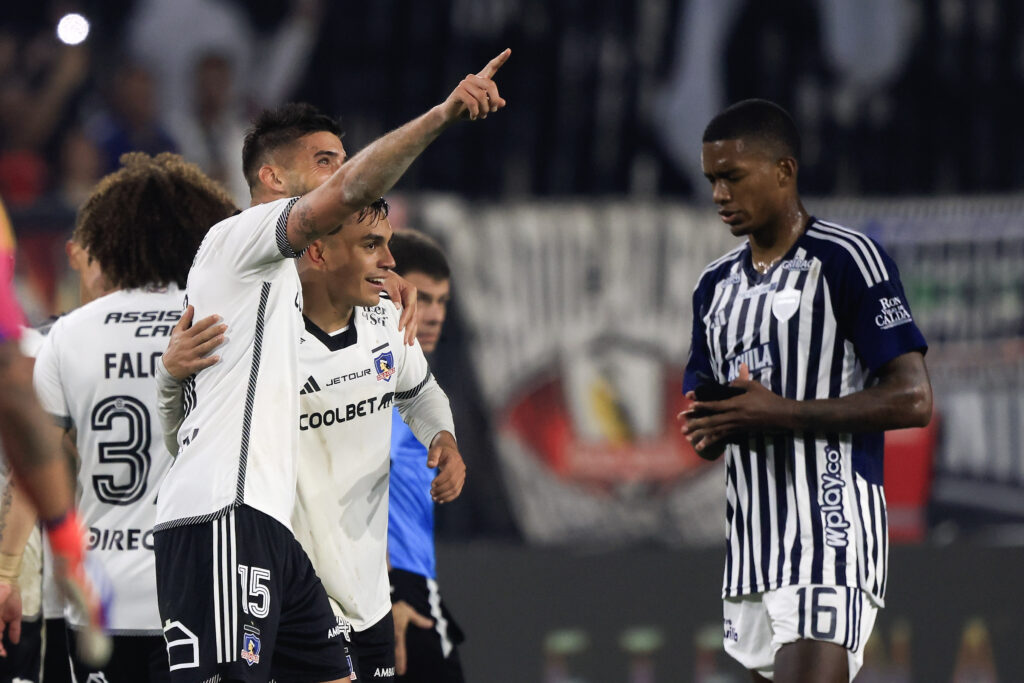 Los jugadores de Colo-Colo celebran el triunfo contra Junior de Barranquilla