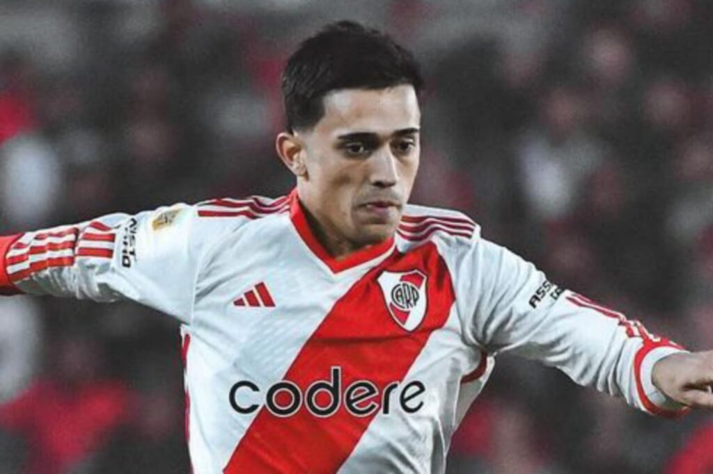 Pablo Solari con la camiseta de River Plate.