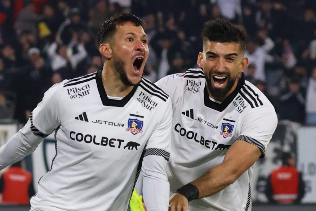 Ramiro González junto a Emiliano Amor celebrando su gol contra Coquimbo Unido.