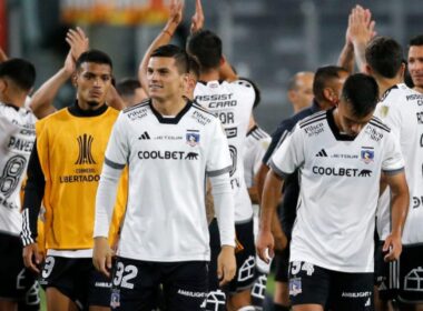 Jugadores de Colo-Colo en el partido frente Godoy Cruz por Copa Libertadores.