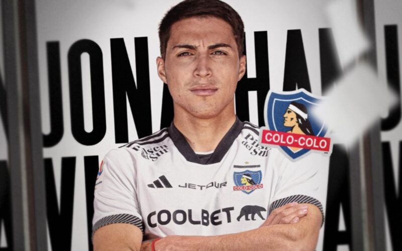 Jonathan Villagra fue oficializado como jugador de Colo-Colo.