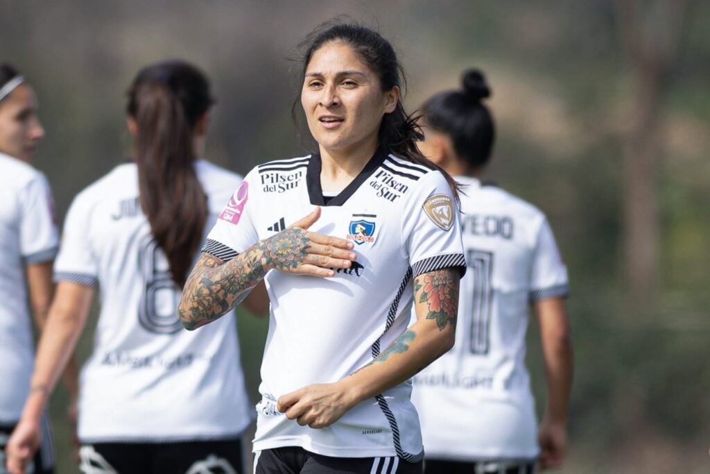 Yenny Acuña celebrando su gol contra Universidad Católica.