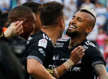 Primer plano a Arturo Vidal celebrando su gol contra Universidad Católica.