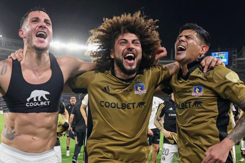 Colo-Colo celebrando el triunfo frente a Junior de Barranquilla en Copa Libertadores