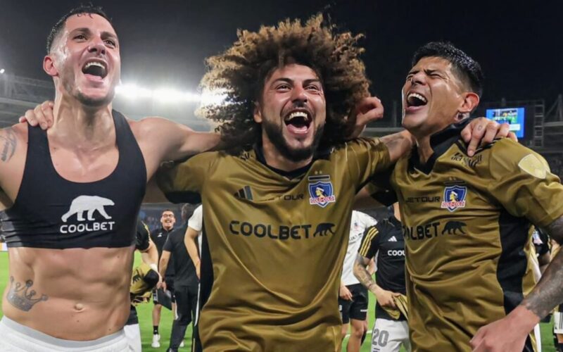 Colo-Colo celebrando el triunfo frente a Junior de Barranquilla en Copa Libertadores