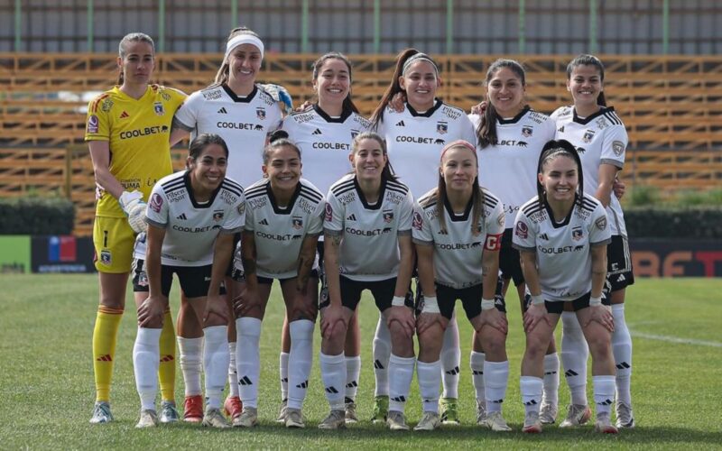 Formación de Colo-Colo Femenino.