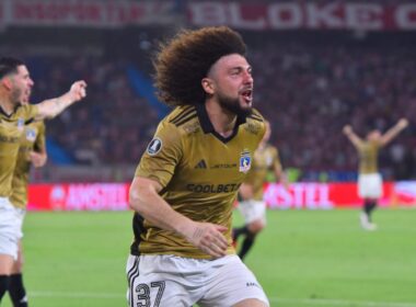 Maximiliano Falcón celebrando su gol contra Junior de Barranquilla por Copa Libertadores.