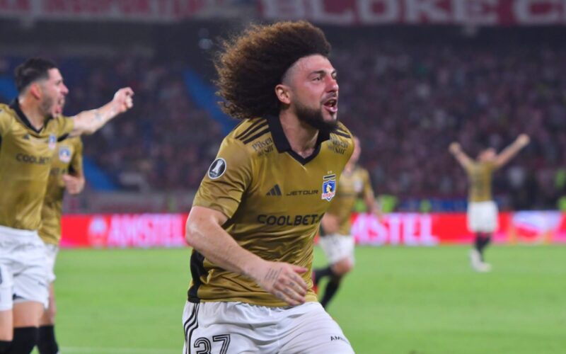 Maximiliano Falcón celebrando su gol contra Junior de Barranquilla por Copa Libertadores.