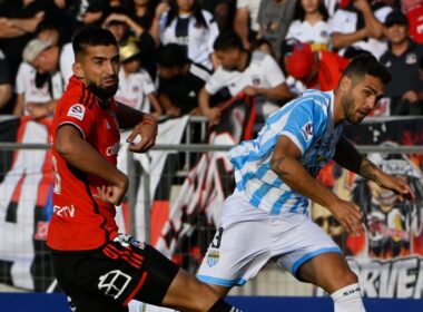 Emiliano Amor durante un partido de Colo-Colo vs Magallanes.