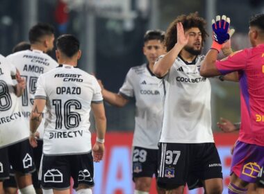 Jugadores de Colo-Colo una vez terminado el duelo frente a Ñublense.