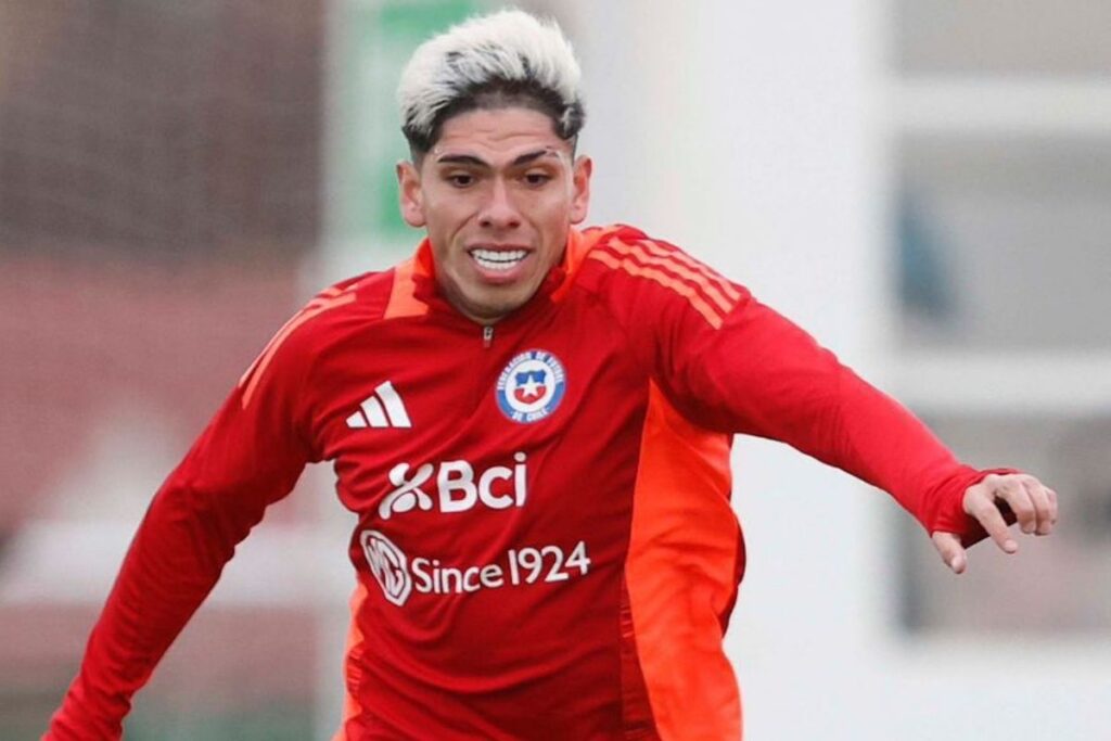 Carlos Palacios durante un entrenamiento de la Selección Chilena.