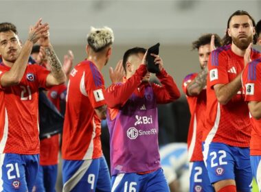 Jugadores de La Roja en el partido frente a Argentina.