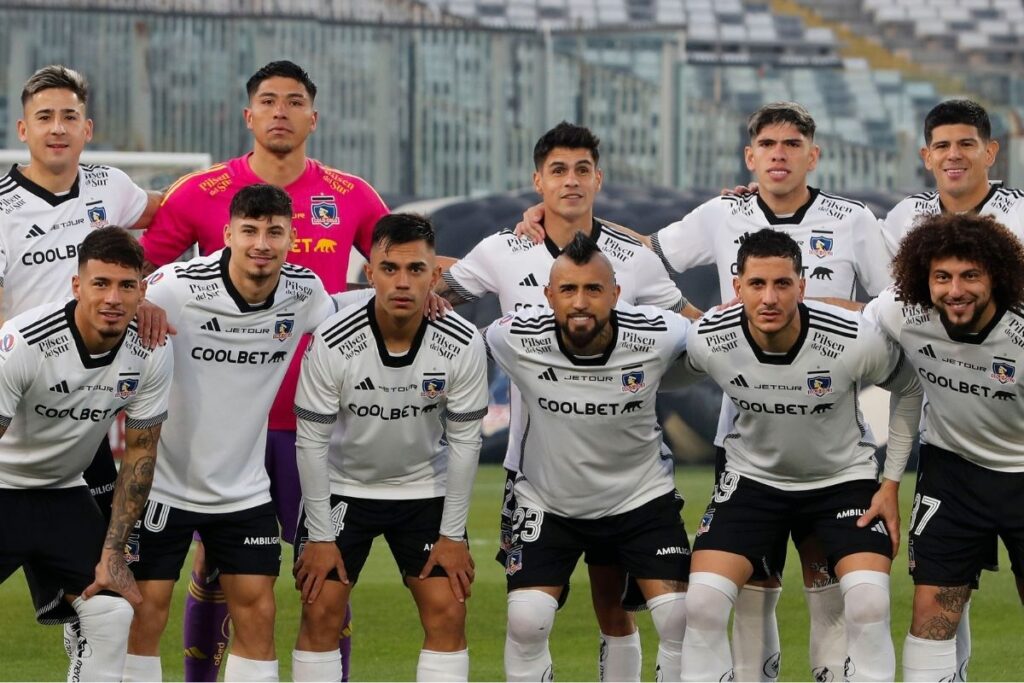 Formación de Colo-Colo para enfrentar a Deportes Santa Cruz.