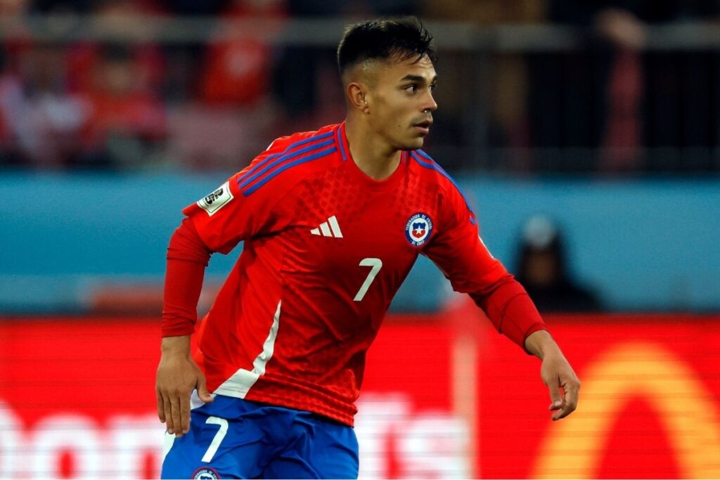 Vicente Pizarro durante el partido de la Selección Chilena frente a Bolivia.