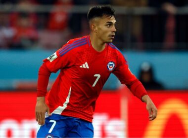 Vicente Pizarro durante el partido de la Selección Chilena frente a Bolivia.