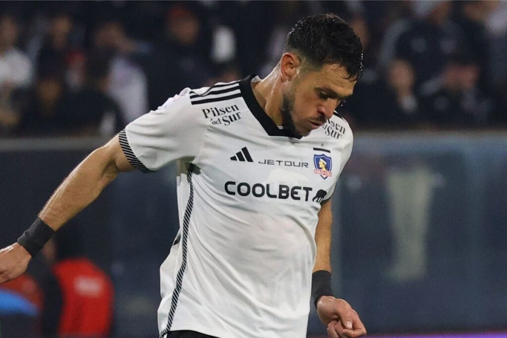 Ramiro González durante un partido con Colo-Colo.