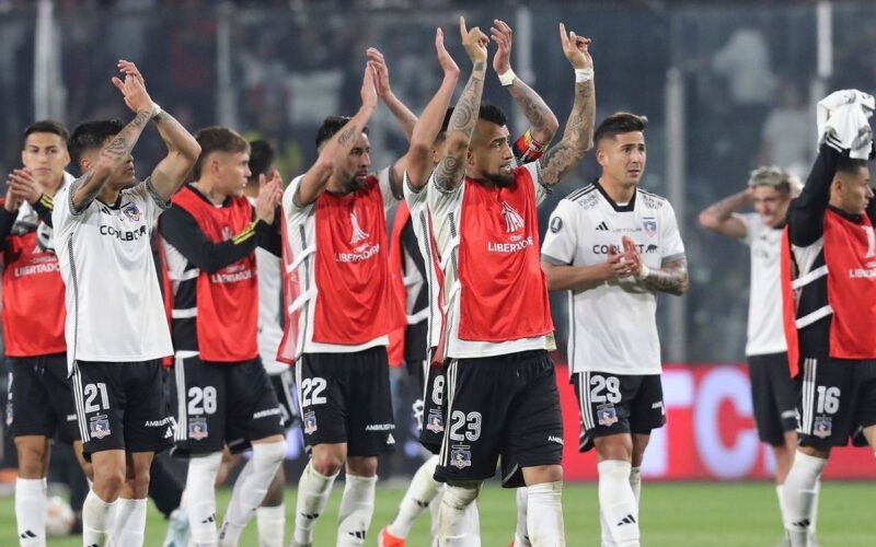 Jugadores de Colo-Colo durante el partido frente a River Plate