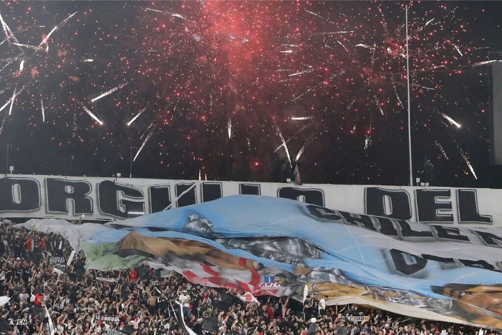 Hinchas de Colo-Colo durante el duelo frente a River Plate por Copa Libertadores.