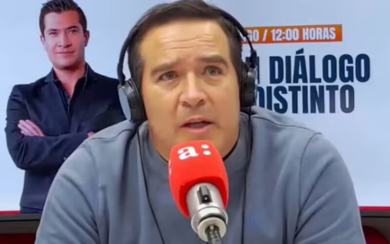 El periodista de radio agricultura, Cristián Caamaño.