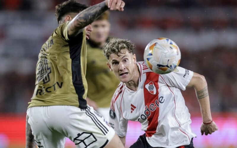 Jugadores de Colo-colo en el partido frente a River Plate