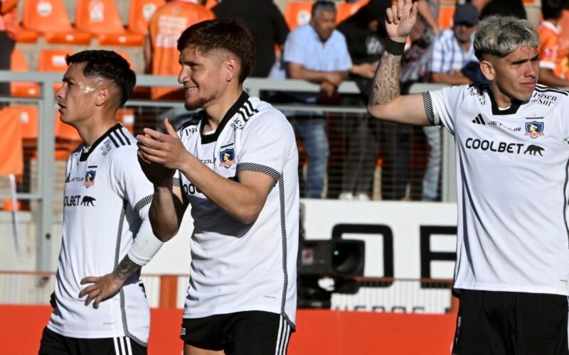 Colo-Colo enfrentó a Cobreloa en el Campeonato Nacional.