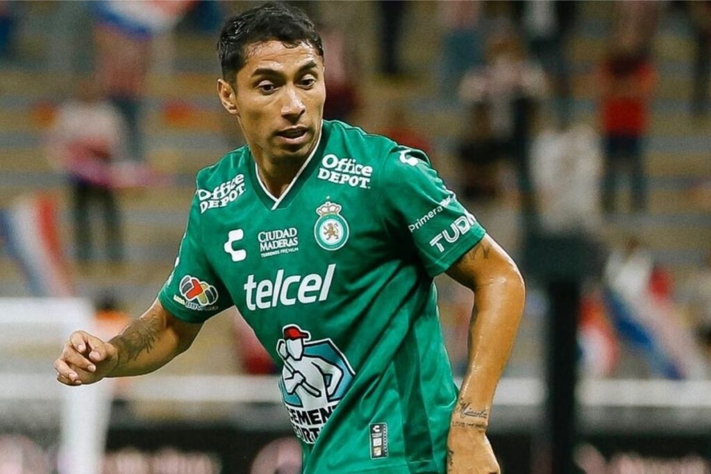 Luciano Cabral en un partido con el León de México.