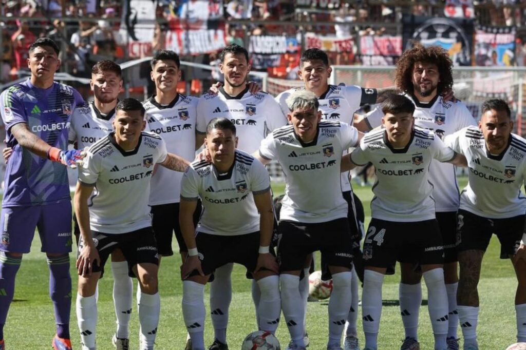 Formación de Colo-Colo vs Cobreloa.