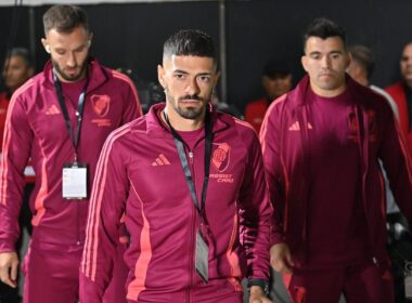 Jugadores de River Plate llegando al Estadio Monumental.