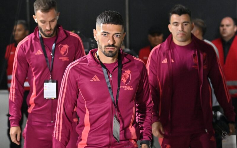 Jugadores de River Plate llegando al Estadio Monumental.