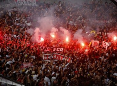 Garra Blanca en el Estadio Monumental.