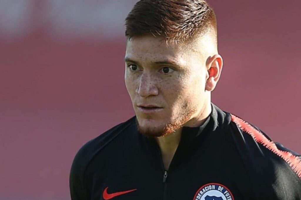 Leonardo Gil entrenando con la Selección Chilena.