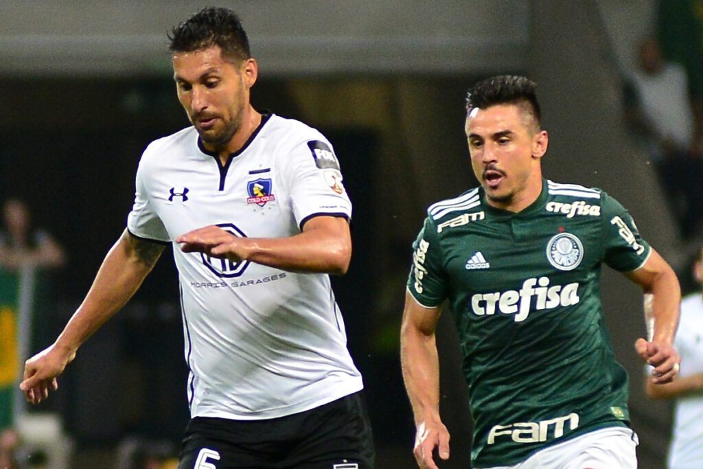 Juan Manuel Insaurralde jugando cuartos de final de Copa Libertadores por Colo-Colo frente a Palmeiras.