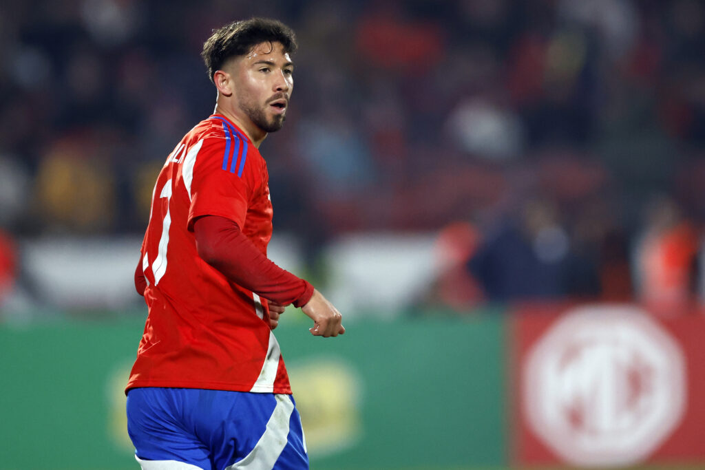 Futbol, Chile vs Paraguay.
Partido amistoso 2024.
El jugador de la seleccion chilena Felipe Loyola es fotografiado durante el partido amistoso contra Paraguay disputado en el estadio Nacional de Santiago, Chile.
11/06/2024
Andres Pina/Photosport

Football, Chile vs Paraguay.
2024 friendly match.
Chile’s player Felipe Loyola is pictured during a friendly match against Paraguay at the National stadium in Santiago, Chile.
11/06/2024
Andres Pina/Photospor