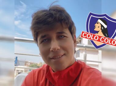 Primer plano de Giorgio Armas junto al escudo de Colo-Colo.