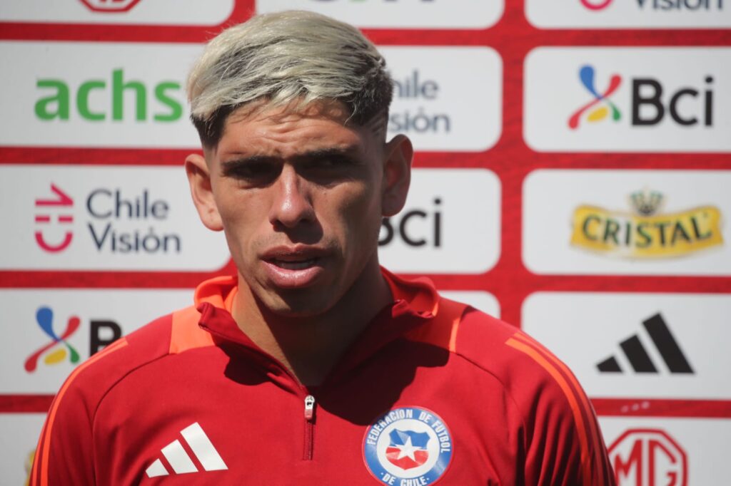 Carlos Palacios durante una conferencia de prensa con la Selección Chilena.