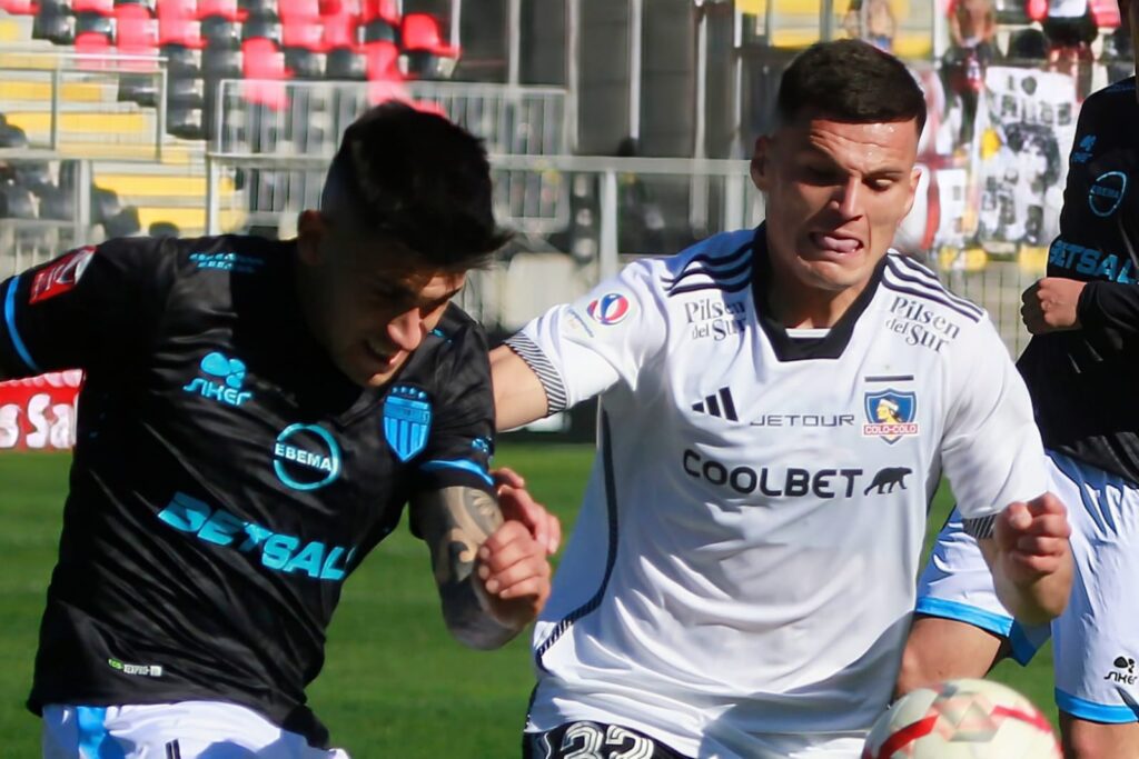 Primer plano a Lucas Cepeda durante el partido de Colo-Colo vs Magallanes.