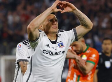 Lucas Cepeda celebrando su gol frente a Cobresal.